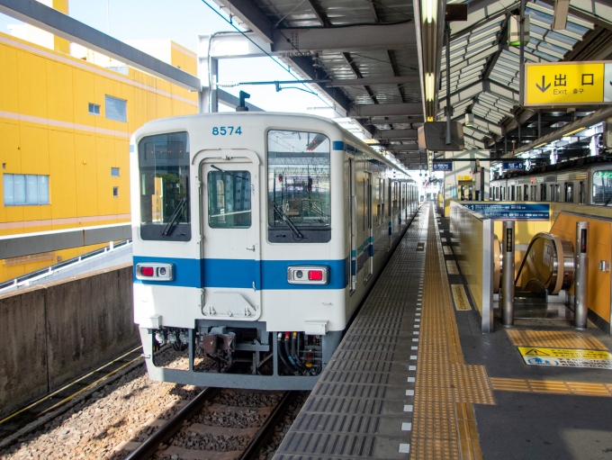 鉄道乗車記録の写真:乗車した列車(外観)(2)        「モハ8574
東武8000系8500型
8574F編成」