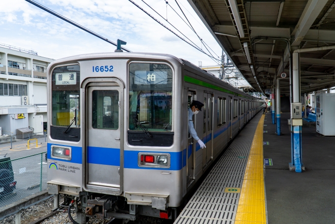 鉄道乗車記録の写真:乗車した列車(外観)(2)        「16652
東武10000系 11652F編成」