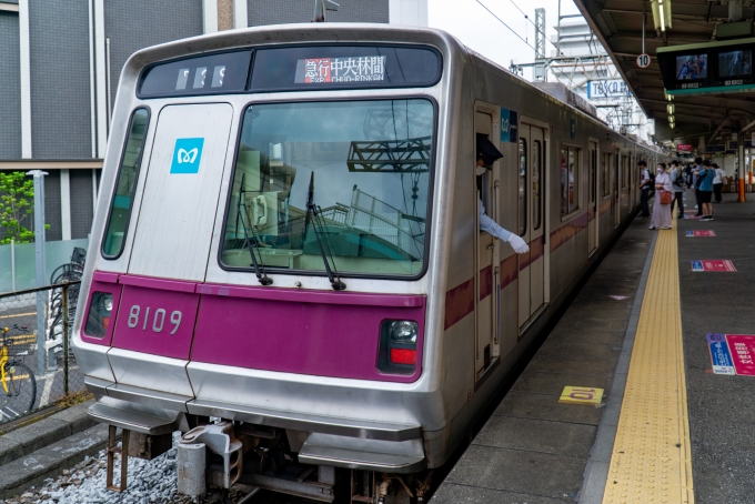 鉄道乗車記録の写真:乗車した列車(外観)(2)        「8109
営団8000系 8109F編成」