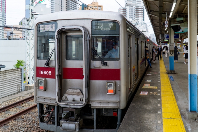 鉄道乗車記録の写真:乗車した列車(外観)(2)        「16608
東武10000系 11608F編成」