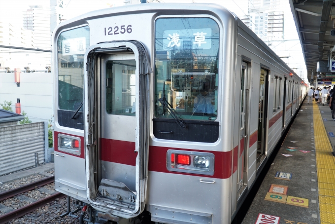 鉄道乗車記録の写真:乗車した列車(外観)(1)        「12256
東武10000系 11256F編成」
