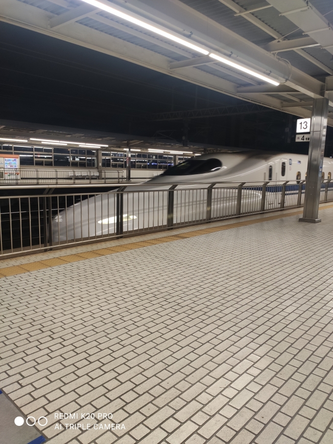 鉄道乗車記録の写真:乗車した列車(外観)(2)        「小田原駅にて撮影した、JR東海N700A系列車。」