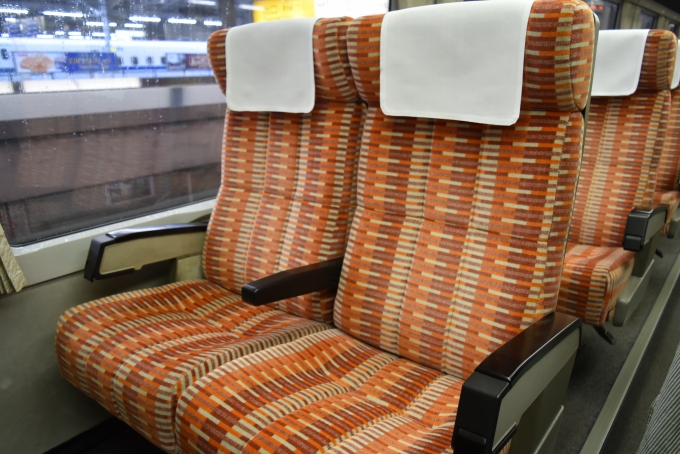 鉄道乗車記録の写真:車内設備、様子(4)        「キハ85-1103の3D席の座席です。」