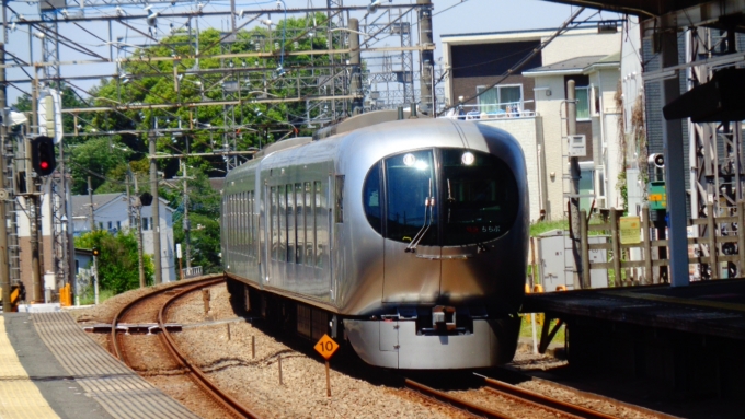 鉄道乗車記録の写真:列車・車両の様子(未乗車)(6)        「2069F到着後すぐにラビューが!!
」