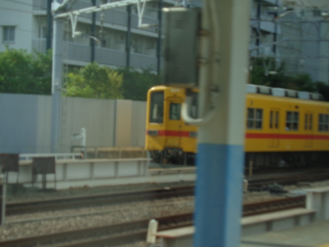 鉄道乗車記録の写真:車窓・風景(6)     「カラフル8000とすれ違う」