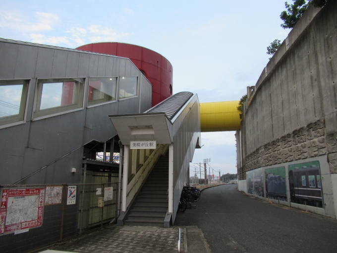 鉄道乗車記録の写真:駅舎・駅施設、様子(3)        「荻浦・神在方面入口の様子。」