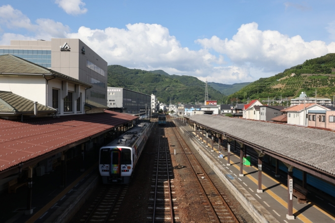 鉄道乗車記録の写真:乗車した列車(外観)(7)        「八幡浜で下車」