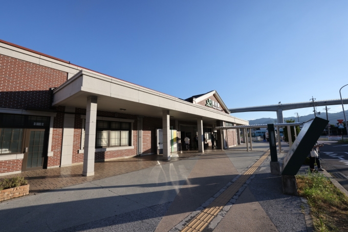 鉄道乗車記録の写真:駅舎・駅施設、様子(1)        「岡谷から長野行普通列車に乗って松本へ。」