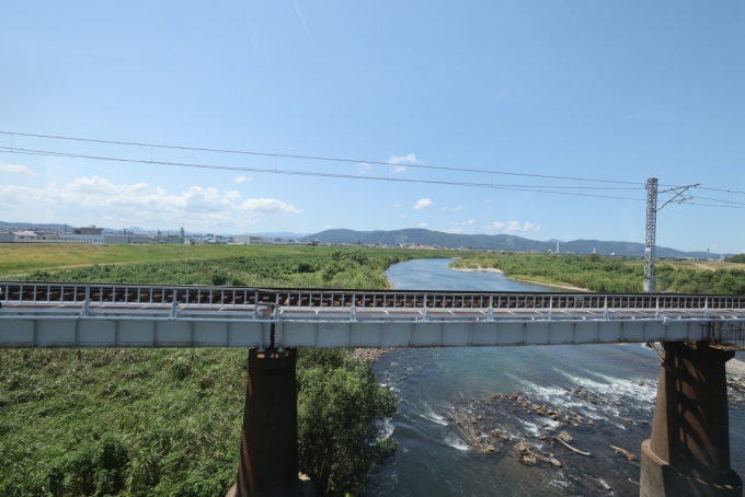 鉄道乗車記録の写真:車窓・風景(19)        「九頭竜川を渡ると福井駅」