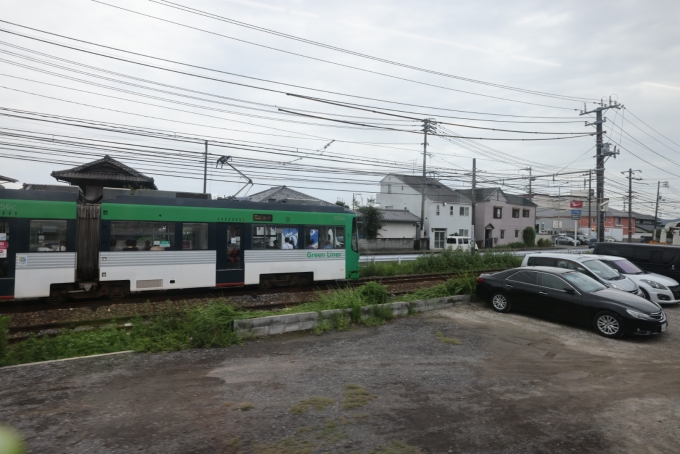 鉄道乗車記録の写真:車窓・風景(11)        「宮島が近づくと広電と並行して走る。」