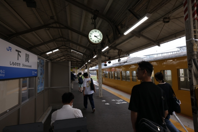 鉄道乗車記録の写真:乗車した列車(外観)(16)     「下関駅に到着。昔の人は、どのように感じながら、下関駅に降り立ち、関釜航路の乗り場に向かっていたのだろう。」
