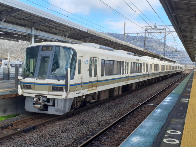 鉄道乗車記録の写真:乗車した列車(外観)(5)        「2812Mは近江舞子到着後折り返し京都行きの回送、回4869Mとなる。」