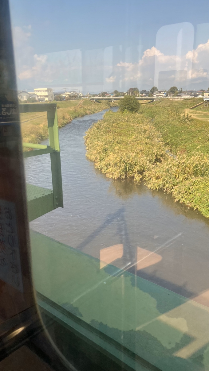 鉄道乗車記録の写真:車窓・風景(19)        「赤坂―上泉駅間で、桃木川を渡っているときに撮影した。
なお、桃木川は「桃ノ木川」と表記されることもある。」