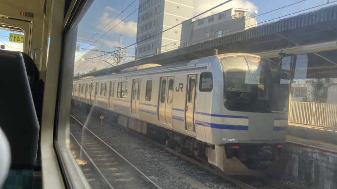 鉄道乗車記録の写真:列車・車両の様子(未乗車)(3)        「乗車した列車の発車を待っていたところ、3番線にE217系電車が入ってきた。
快速成田空港行き(3729F)と思われる。」