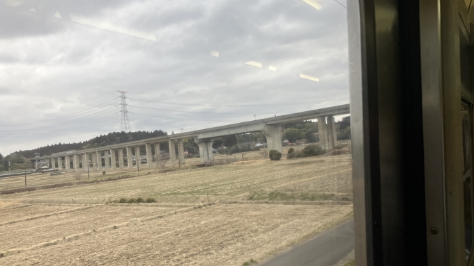 鉄道乗車記録の写真:車窓・風景(5)        「日向駅手前では、銚子連絡道路との立体交差があった。」