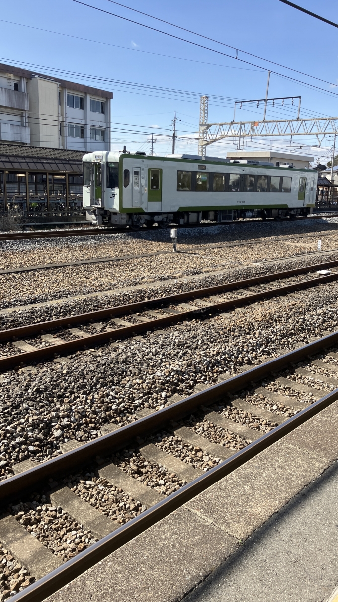 鉄道乗車記録の写真:列車・車両の様子(未乗車)(1)        「児玉始発高崎行きの列車(2287D)が倉賀野駅を出ていく様子。
この列車も1両だった。」
