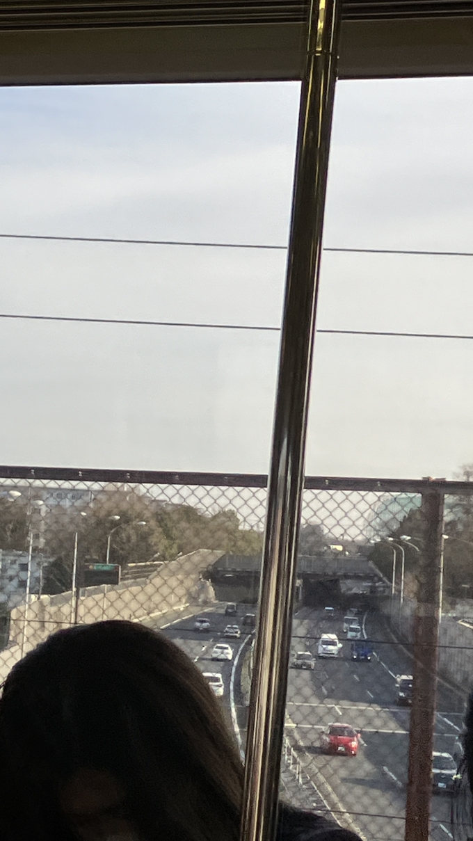 鉄道乗車記録の写真:車窓・風景(3)        「新座駅到着前に、関越自動車道との立体交差があった。
その時は東京寄りを見ていて、旭ヶ丘シェルターを見ることができた。」