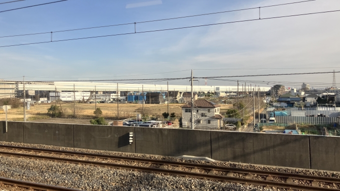 鉄道乗車記録の写真:車窓・風景(4)        「荒川を渡ってしばらくすると首都高速埼玉5号大宮線との立体交差がある。
なお、この立体交差を過ぎるとすぐに西浦和駅に到着した。」