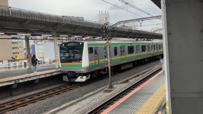 鉄道乗車記録の写真:列車・車両の様子(未乗車)(1)          「赤羽駅4番線に上野東京ライン経由の普通高崎行き(1866E)が入ってきた。
赤羽駅はともに13:55発であったが、高崎行きの列車が先に入線してきた。」