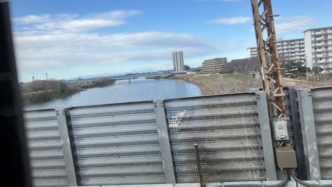 鉄道乗車記録の写真:車窓・風景(3)        「吉川駅を出発して少し進むと、中川を渡って越谷市へ入る。」