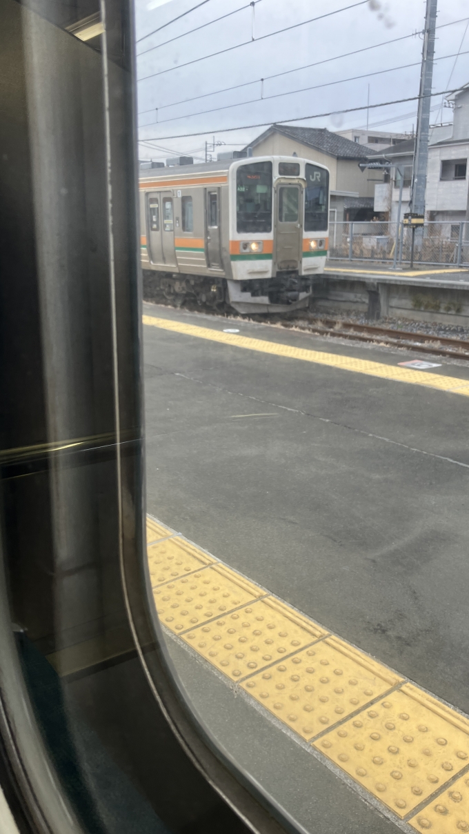 鉄道乗車記録の写真:列車・車両の様子(未乗車)(1)        「山前駅では対向列車とすれ違った。」
