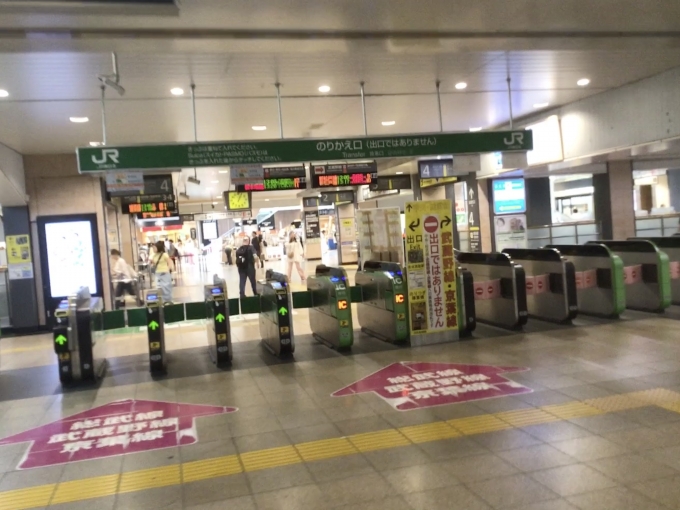 鉄道乗車記録の写真:駅舎・駅施設、様子(2)        「東京メトロ側から見た乗り換え改札の様子。」