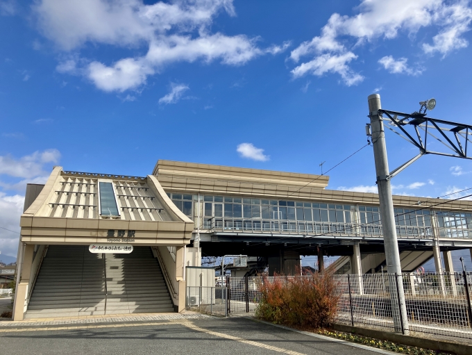 鉄道乗車記録の写真:駅舎・駅施設、様子(2)        「豊野駅の駅舎
JR管轄ではないのでJRマークの跡がある」