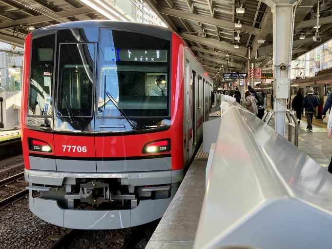 鉄道乗車記録の写真:乗車した列車(外観)(1)          「71706F(77706) の前面
幕切れしているが 11T TS14 竹ノ塚 の幕」