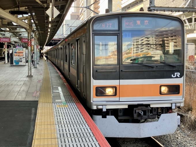鉄道乗車記録の写真:乗車した列車(外観)(1)          「81(クハ209-1001) の前面
97T 快速 東京 の幕
2編成のみでレアな209系1000番台
E233系と違い列番ではなく運番を表示する」