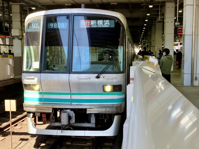 鉄道乗車記録の写真:乗車した列車(外観)(1)        「9108F(9808) の前面
60S 急行 新横浜 の幕」
