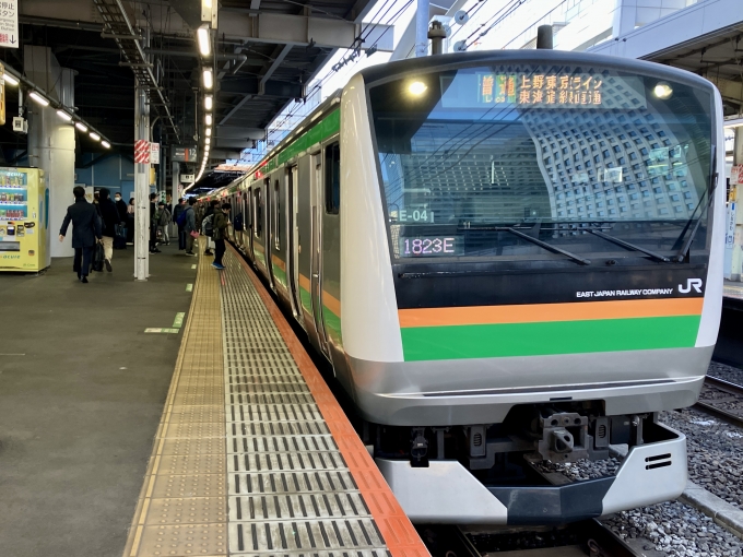 鉄道乗車記録の写真:乗車した列車(外観)(1)        「E-04(クハE232-3004) の前面
1823E 普通 上野東京ライン 東海道線直通 の幕」