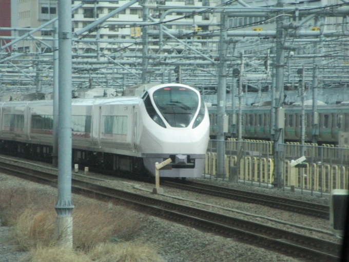 鉄道乗車記録の写真:列車・車両の様子(未乗車)(2)     「留置線から出てくるe657系。」