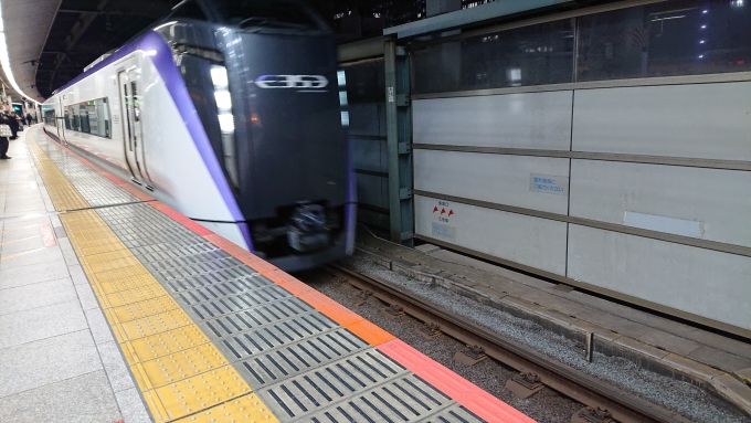 鉄道乗車記録の写真:乗車した列車(外観)(1)          「特急かいじ51号 竜王行き」