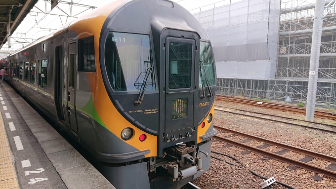 鉄道乗車記録の写真:乗車した列車(外観)(1)          「いしづち20号 高松行き」