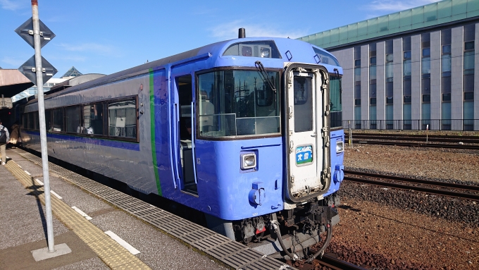 鉄道乗車記録の写真:乗車した列車(外観)(3)        「大雪4号 旭川行き」