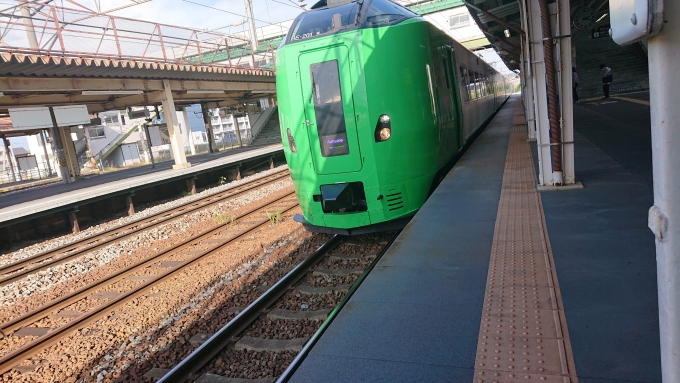 鉄道乗車記録の写真:乗車した列車(外観)(1)          「ライラック26号 札幌行き」