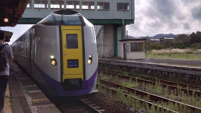 鉄道乗車記録の写真:乗車した列車(外観)(3)        「特急 北斗13号 札幌行き」
