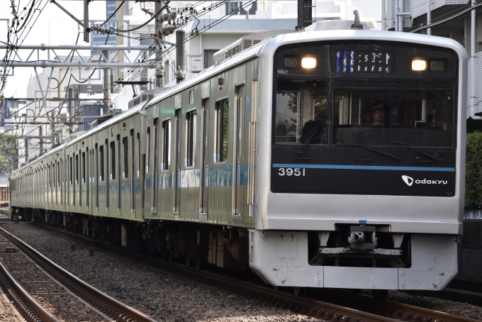 鉄道フォト・写真：小田急電鉄 小田急3000形電車(2代) 3951 参宮橋駅 鉄道フォト・写真 by 湘南特快さん - 撮影日 2024/07/13 09:09