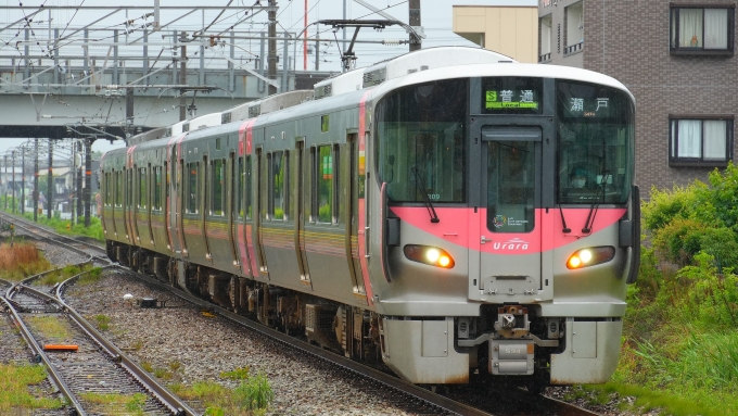 225系.227系 JR西日本 クモハ227-534 (227系) 車両ガイド | レイルラボ(RailLab)