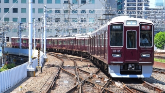 阪急電鉄 阪急1000形(Tc) 1012 鉄道フォト・写真 by あずきさん 大阪梅田駅 (阪急)：2024年06月12日13時ごろ