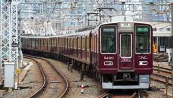 阪急電鉄 阪急8400形(Mc) 8400 鉄道フォト・写真 by あずきさん 十三駅：2024年06月24日12時ごろ