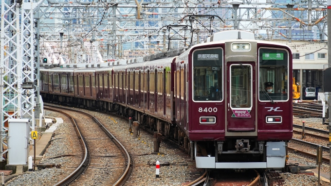 鉄道フォト・写真：阪急電鉄 阪急8300系電車 8400 十三駅 鉄道フォト・写真 by あずきさん - 撮影日 2024/06/24 12:05