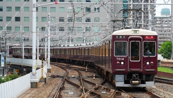 阪急電鉄 阪急7000形(Mc) 7014 鉄道フォト・写真 by あずきさん 大阪梅田駅 (阪急)：2024年06月24日13時ごろ