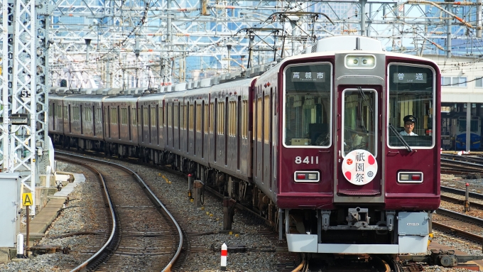 鉄道フォト・写真：阪急電鉄 阪急8300系電車 8411 十三駅 鉄道フォト・写真 by あずきさん - 撮影日 2024/07/03 15:55