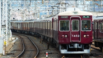 阪急電鉄 阪急7450形(Tc) 7452 鉄道フォト・写真 by あずきさん 十三駅：2024年07月03日16時ごろ