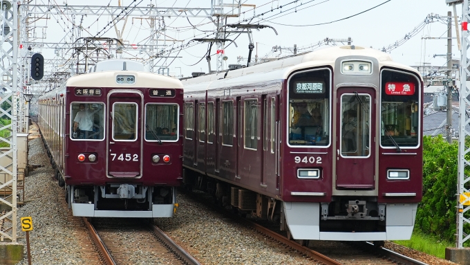 鉄道フォト・写真：阪急電鉄 阪急9300系電車 9402 総持寺駅 鉄道フォト・写真 by あずきさん - 撮影日 2024/07/13 13:10