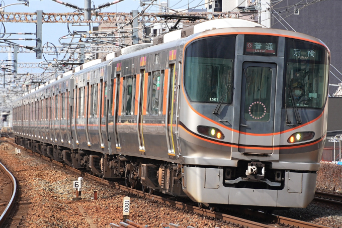 JR西日本323系電車 クモハ323-1 野田駅 (JR) 鉄道フォト・写真 by