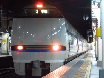 JR西日本 ビジネスサンダーバード(特急) 鉄道フォト・写真 by massakarikariさん 金沢駅 (JR)：2023年12月30日17時ごろ