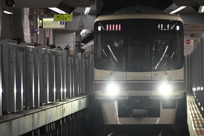 京王8000系電車 クハ8700形(Tc1) 鉄道フォト・写真 by 無二似さん 新宿駅 (京王)：2024年02月11日11時ごろ