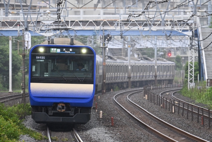 鉄道フォト・写真：JR東日本E235系電車 クハE234-1105 保土ケ谷駅 鉄道フォト・写真 by 無二似さん - 撮影日 2024/06/29 08:28